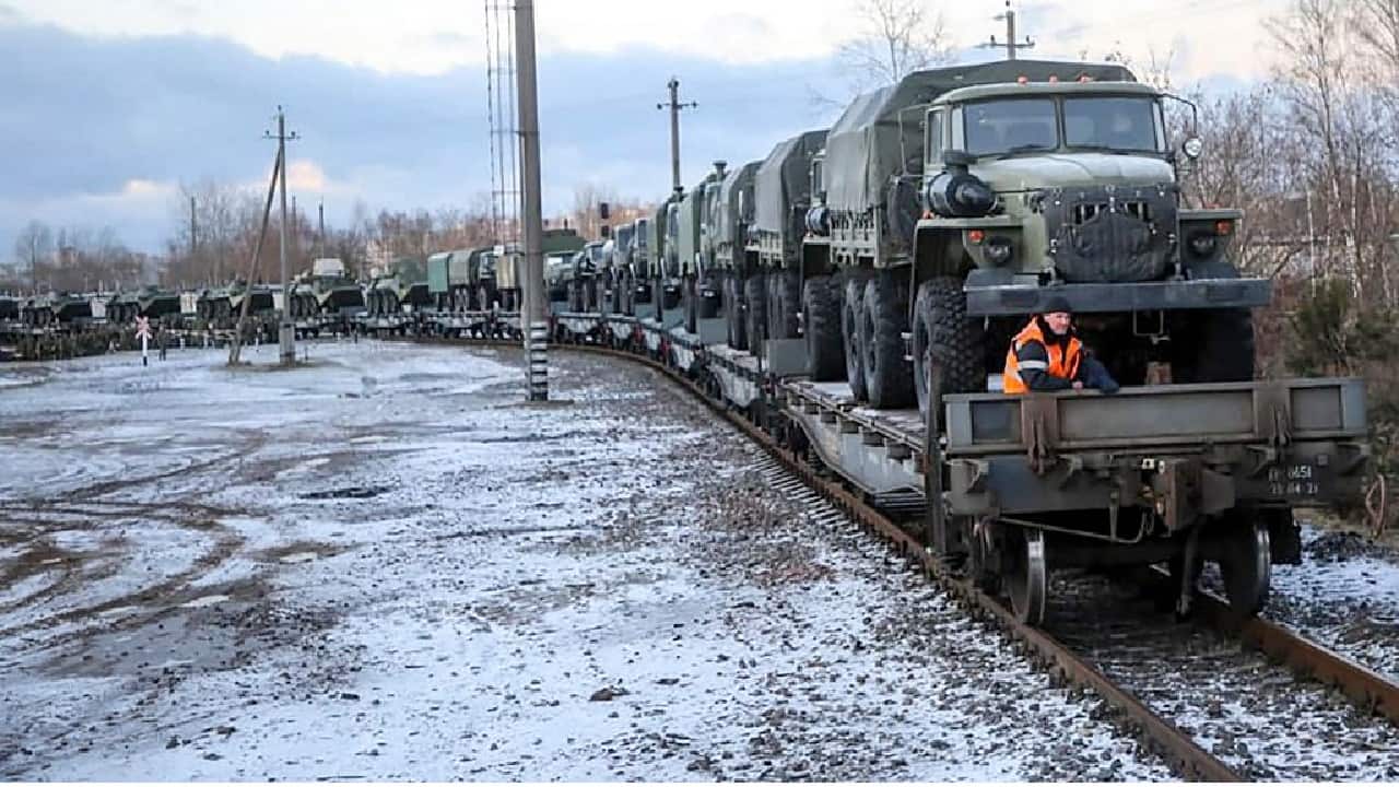 Build-up in Belarus | On January 17, Russian troops begin arriving in ex-Soviet Belarus for military drills, which Moscow says are aimed at &quot;thwarting external aggression&quot;. US officials say the size of the force is &quot;beyond what we'd expect of a normal exercise&quot;. Two days later Washington announces an extra $200 million in security aid to Kyiv. (Source: AFP)