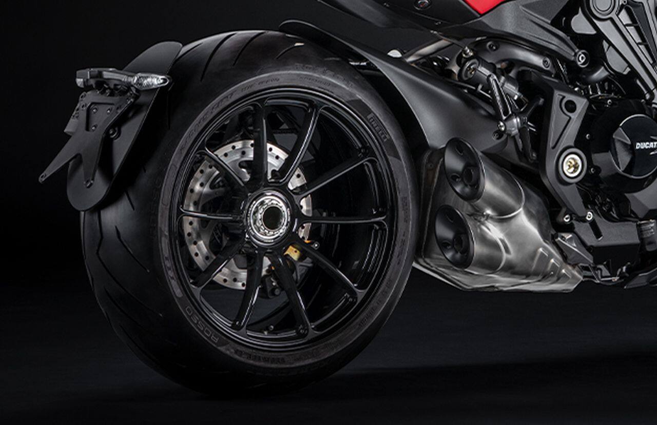 The bike rides on 17-inch lightweight alloy wheels wrapped in Pirelli Diablo Rosso tyres measuring 120/70/ZR17 at the front and 240/45/ZR17 at the rear. Braking duties are handled by a radial Brembo monobloc 4-piston M50 callipers at the front and a Brembo 2-piston floating calliper at the rear. ABS, of course, comes as standard. In total, the XDiavel stands 247kg in weight at the kerb, meaning with all the essential fluids filled. (Image: Ducati)
