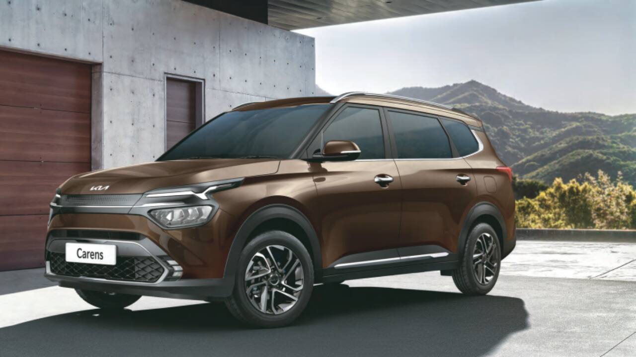 Kia Carens price and variants explained Kia Carens price and variants explained