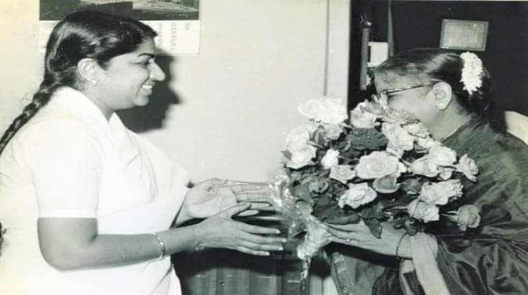 When Lata Mangeshkar flew in to Chennai to hand over an award to MS ...