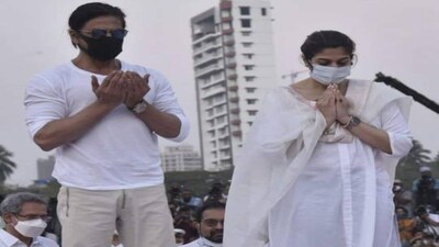 ‘No hate can conquer this’: Twitter reacts as Shah Rukh Khan reads 'dua' for Lata Mangeshkar