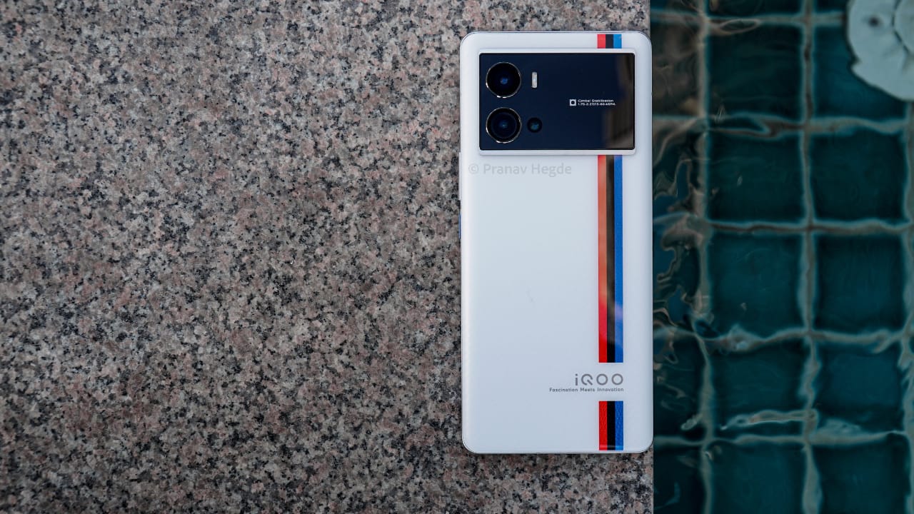 iQOO 9 Pro has an IP52 rating for splash resistance.