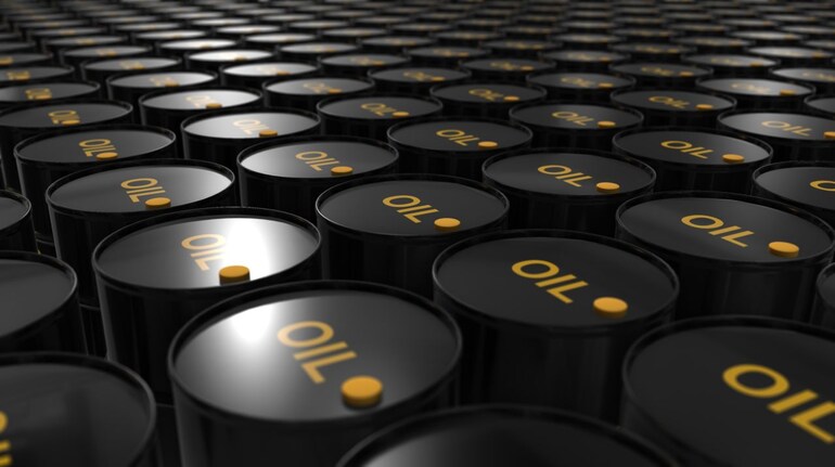 Oil falls on profit-taking, all eyes on Russia, Ukraine