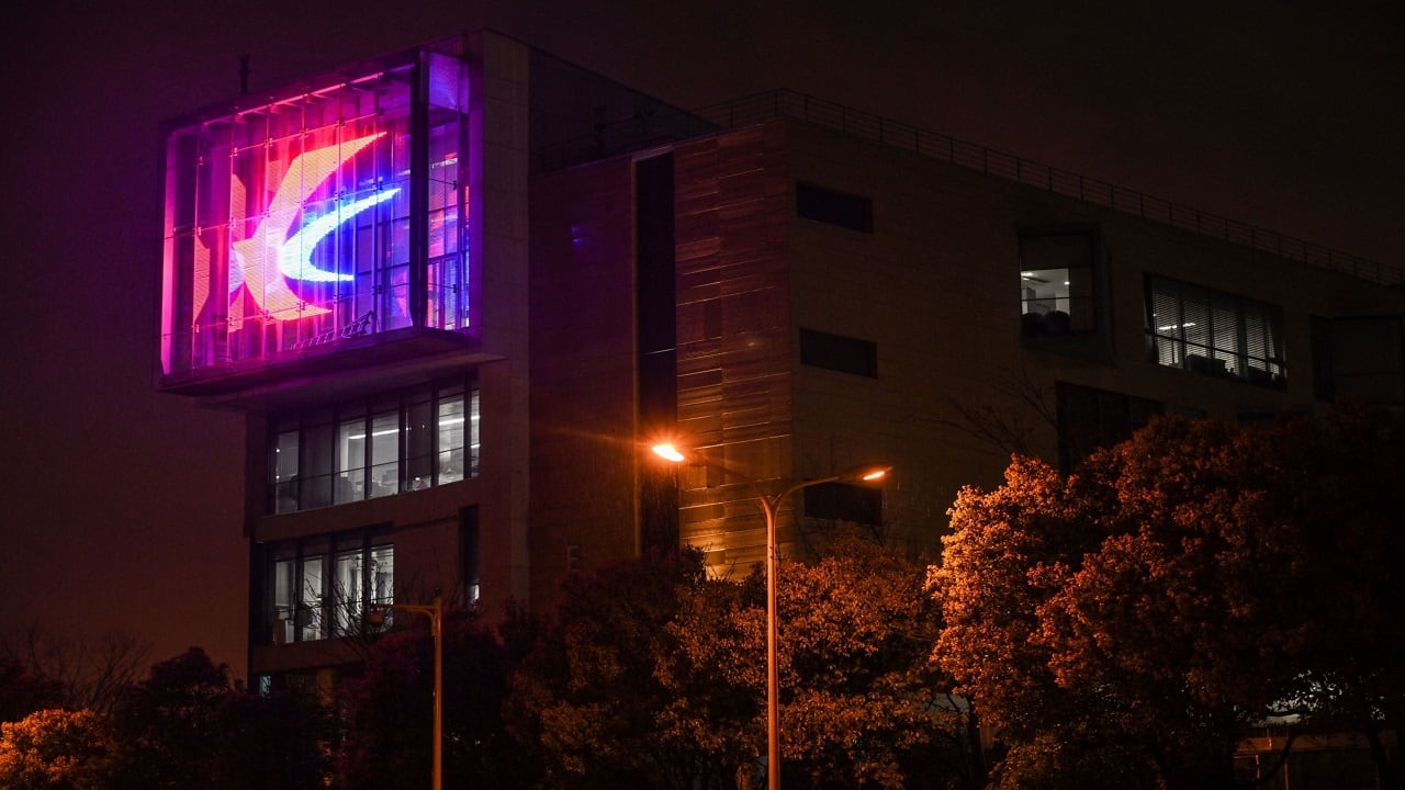 Previous crashes may give clues to China jet’s mystery plunge