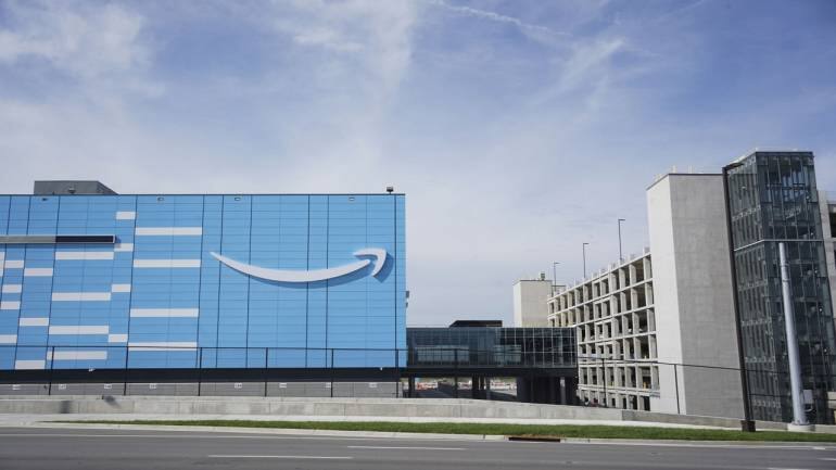 Amazon signals hiring pullback as sales growth sputters