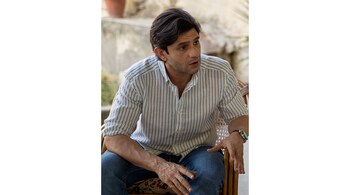 Arjun Mathur as journalist Tarush Khetrapal in 'Jugaadistan'.