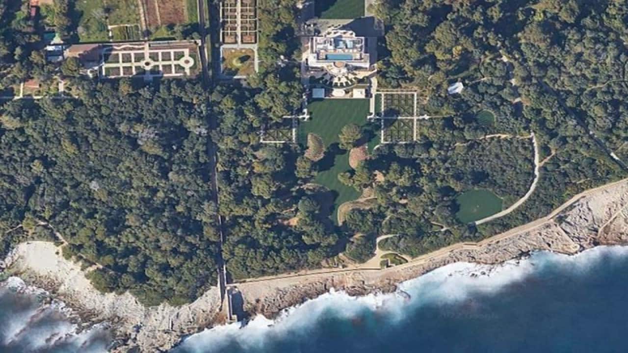 These are the Russian tycoon mansions on the French Riviera