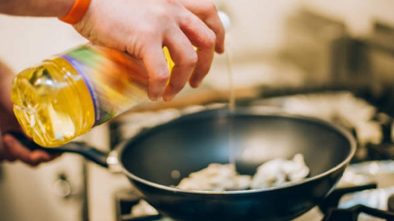 Industry unhappy with edible oil price slide, but govt intervention in favour of consumers