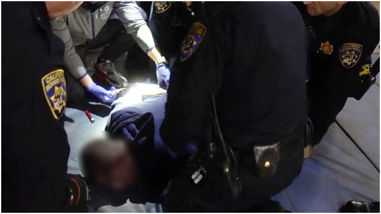 'I can't breathe': Pre-George Floyd video captures US man's death after 6 cops pin him down 'I can't breathe': Pre-George Floyd video captures US man's death after 6 cops pin him down