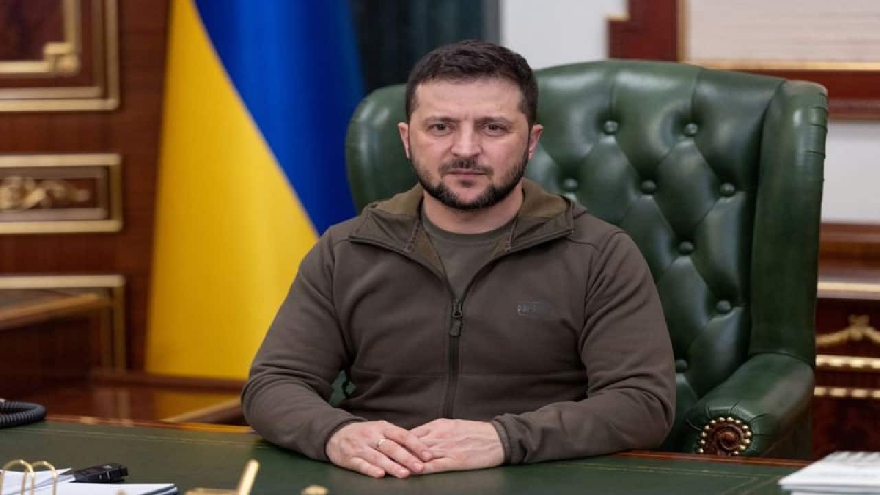 Volodymyr Zelenskyy arrives in Estonian capital amid tour of Baltic states