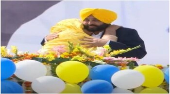 Punjab elections: Bhagwant Mann with his mother Harpal Kaur after his victory in Punjab. (Image tweeted by @Praatik_3300)