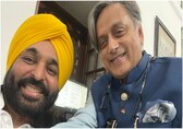 ‘Camaraderie’: Shashi Tharoor, Bhagwant Mann’s selfie after AAP's landslide Punjab win