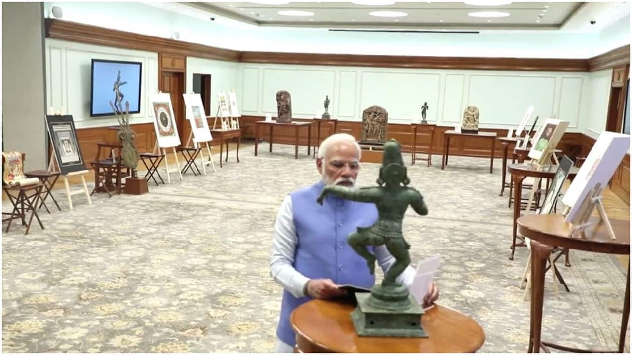 In photos 29 antiques returned to India by Australia