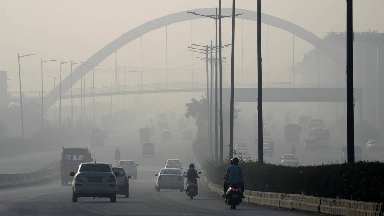 Delhi is in the midst of a record-shattering heat wave that experts said was a catalyst for the landfill fire. March was the hottest month in India in over a century and April has been similarly scorching. (Image: AP)