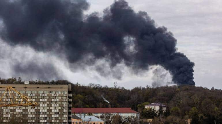 Russia hits hundreds of targets across Ukraine, fighters cling on in Mariupol