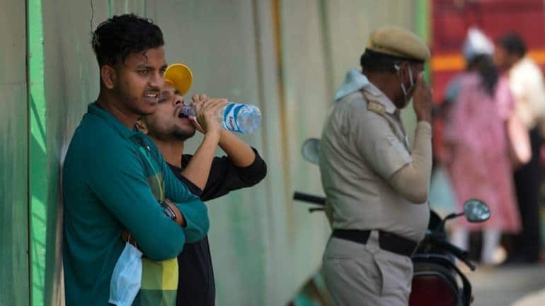 Delhi soon to get relief from heatwave as thunderstorms, rainfall likely on these days - Vimarsana News