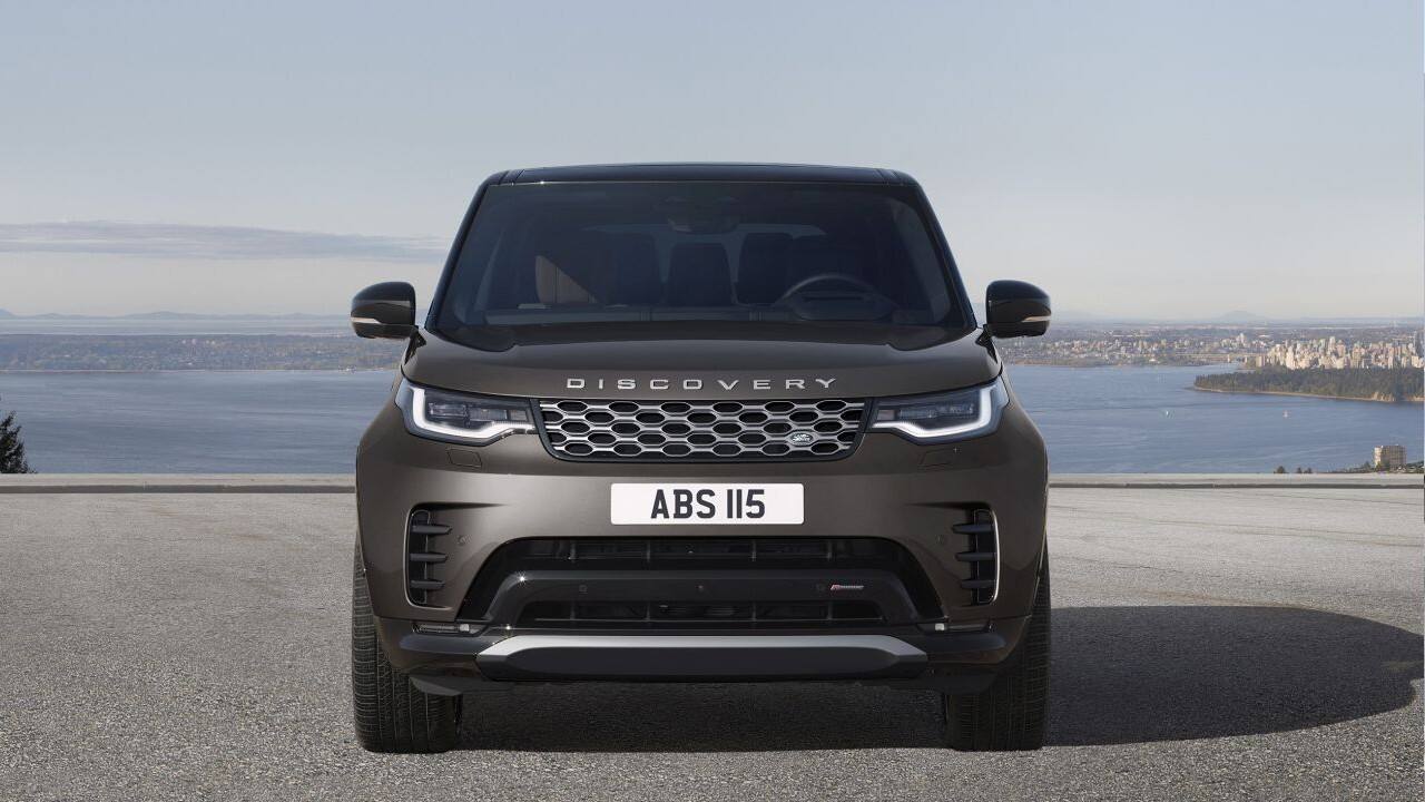 For safety, the SUV obviously comes loaded with tech including ABS, EBD, electronic stability control and eight airbags including driver, passenger, side curtain and thorax. It also gets adaptive cruise control and ISOFIX anchors on the front passenger seat aside from the normal. (Image: Land Rover)