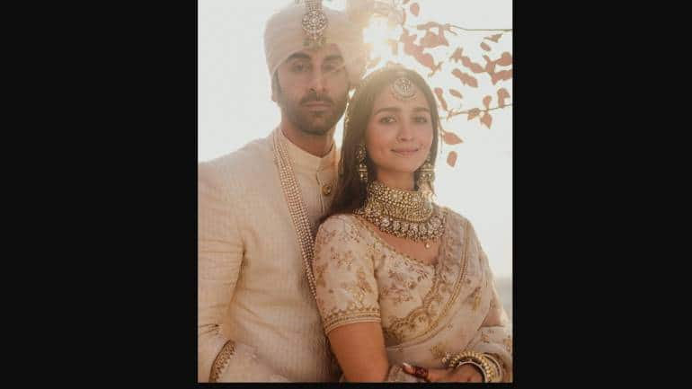 Ranbir Kapoor-Alia Bhatt wedding photos from family and friends