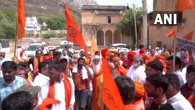 DMK MP's 'gaumutra' states remarks trigger row; Cong, BJP condemn - Vimarsana News