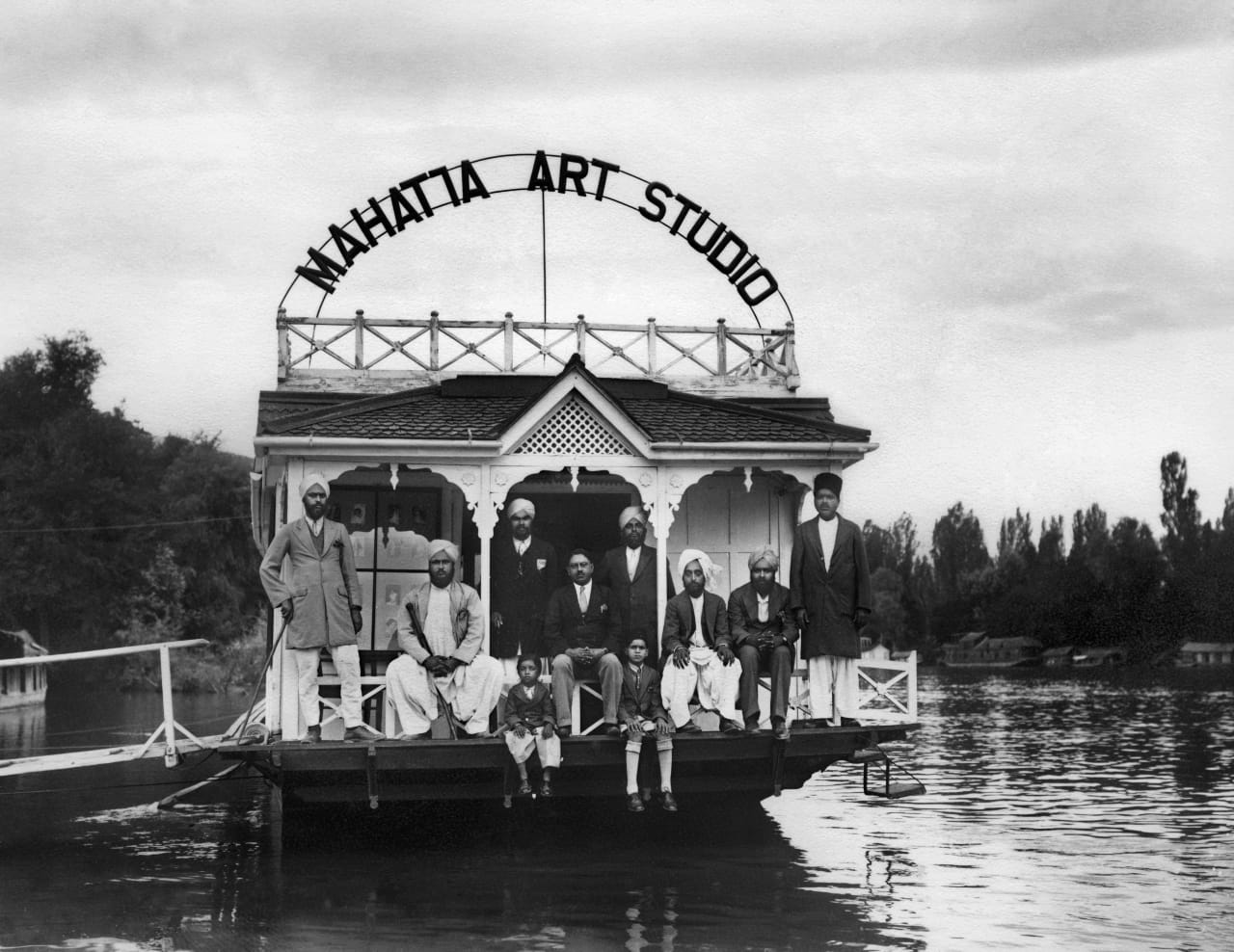 Setting up shop in a houseboat. (Photo courtesy Mahatta & Co.)