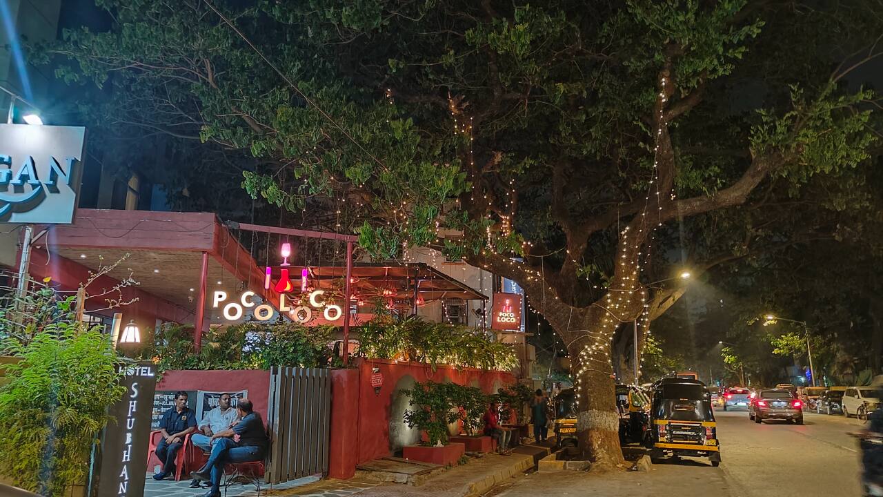 My initial impression of the Realme GT 2 Pro’s cameras are mostly positive. The phone could have definitely used a telephoto or periscope lens. But the GT 2 Pro makes the best use of the cameras it does have. The new 50 MP ultrawide is definitely a step in the right direction, while the microscopic lens was a fun little addition. However, the star of the show here is that main camera, which is quite impressive in most scenarios. 