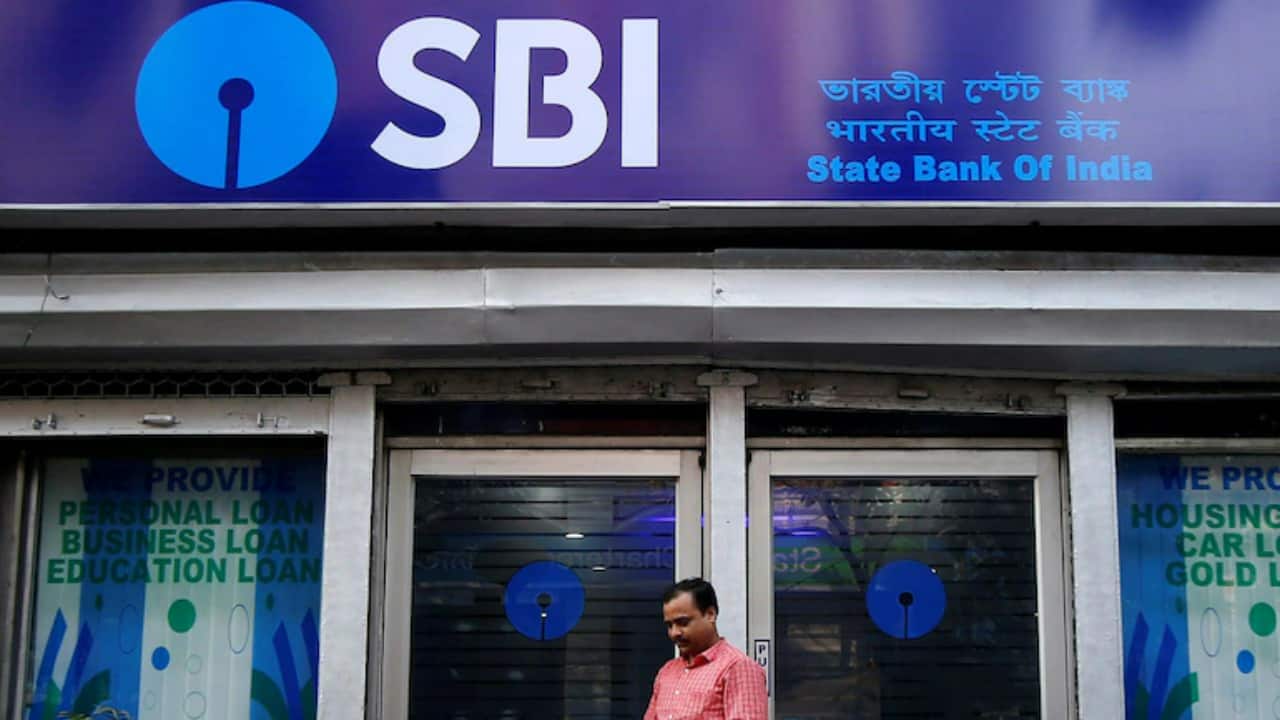 SBI becomes third Indian lender to surpass Rs 5 trillion market cap
