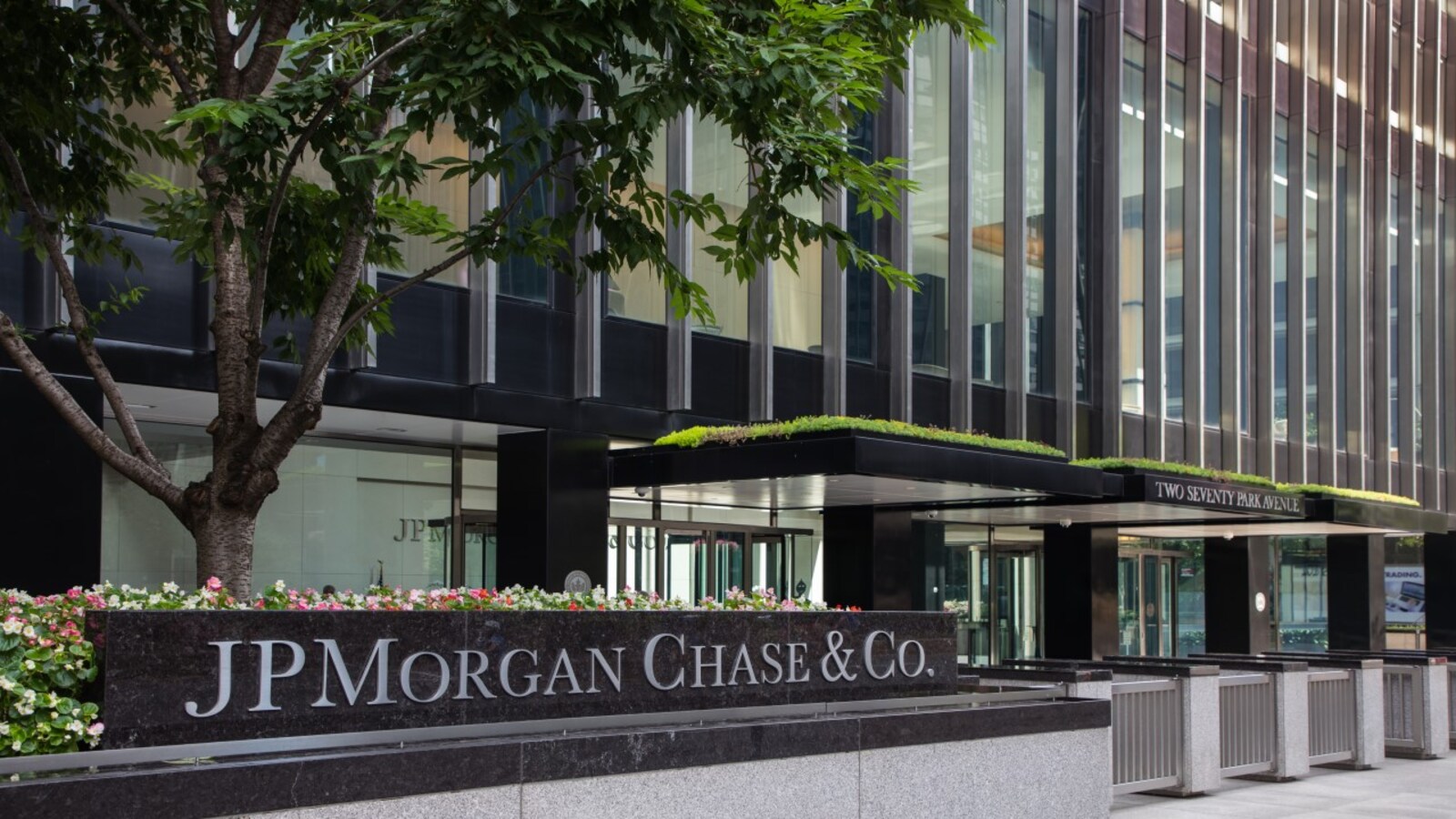 JPMorgan Chase 2Q profits rose 67% with a boost from First Republic takeover