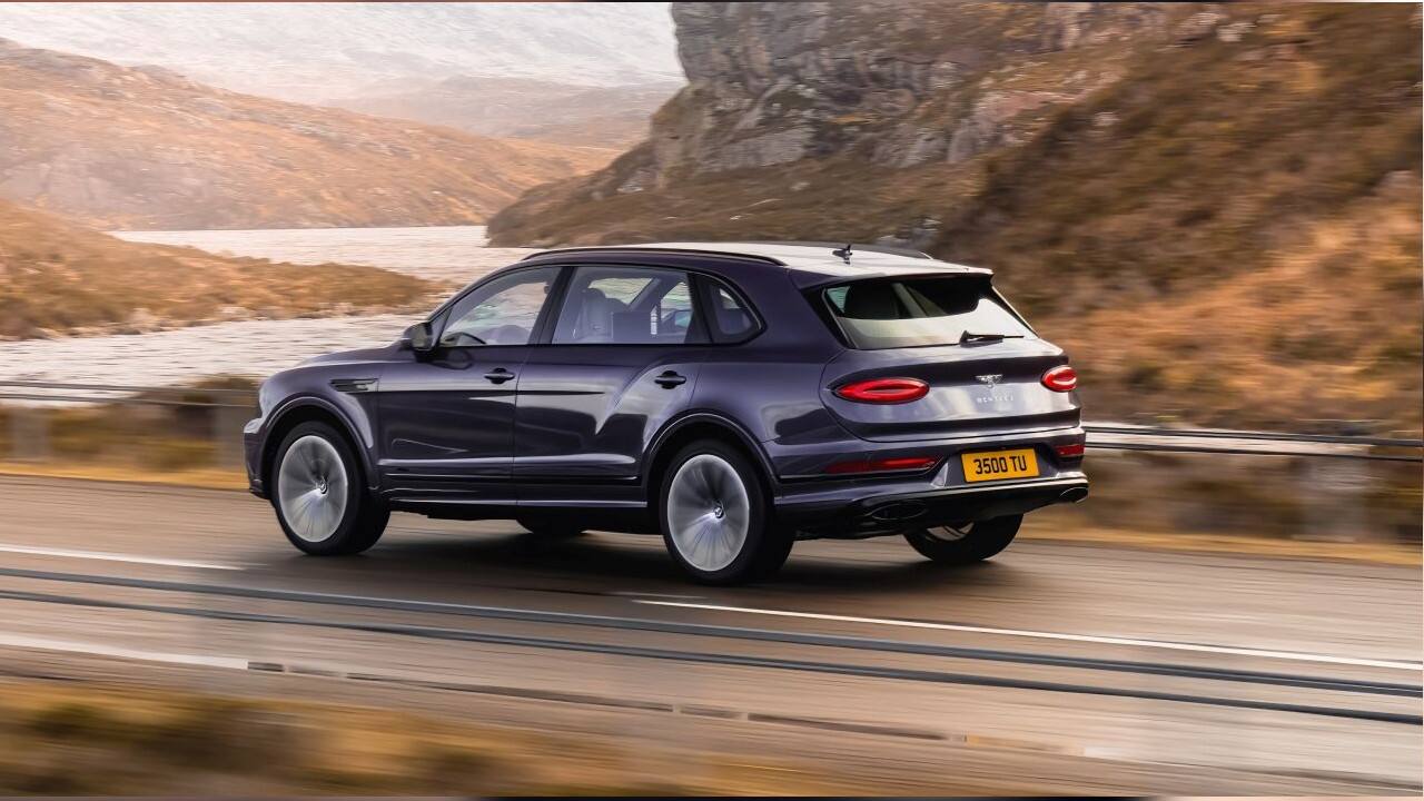 And then there are the additional adjustments. Using the VIP mode, the rear passenger can move the front passenger seat forward. Adjustments include cushion and backrest bolster adjustments, cushion extension, headrest height and the deployable footrest we spoke of earlier. The Bentayga, also gets heated door and centre armrests. (Image Source: Bentley)