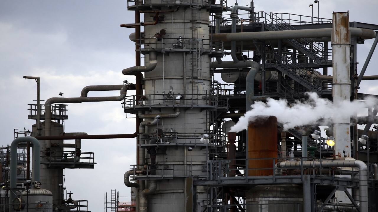 Treasuries slide as inflation fears eat away at May rally