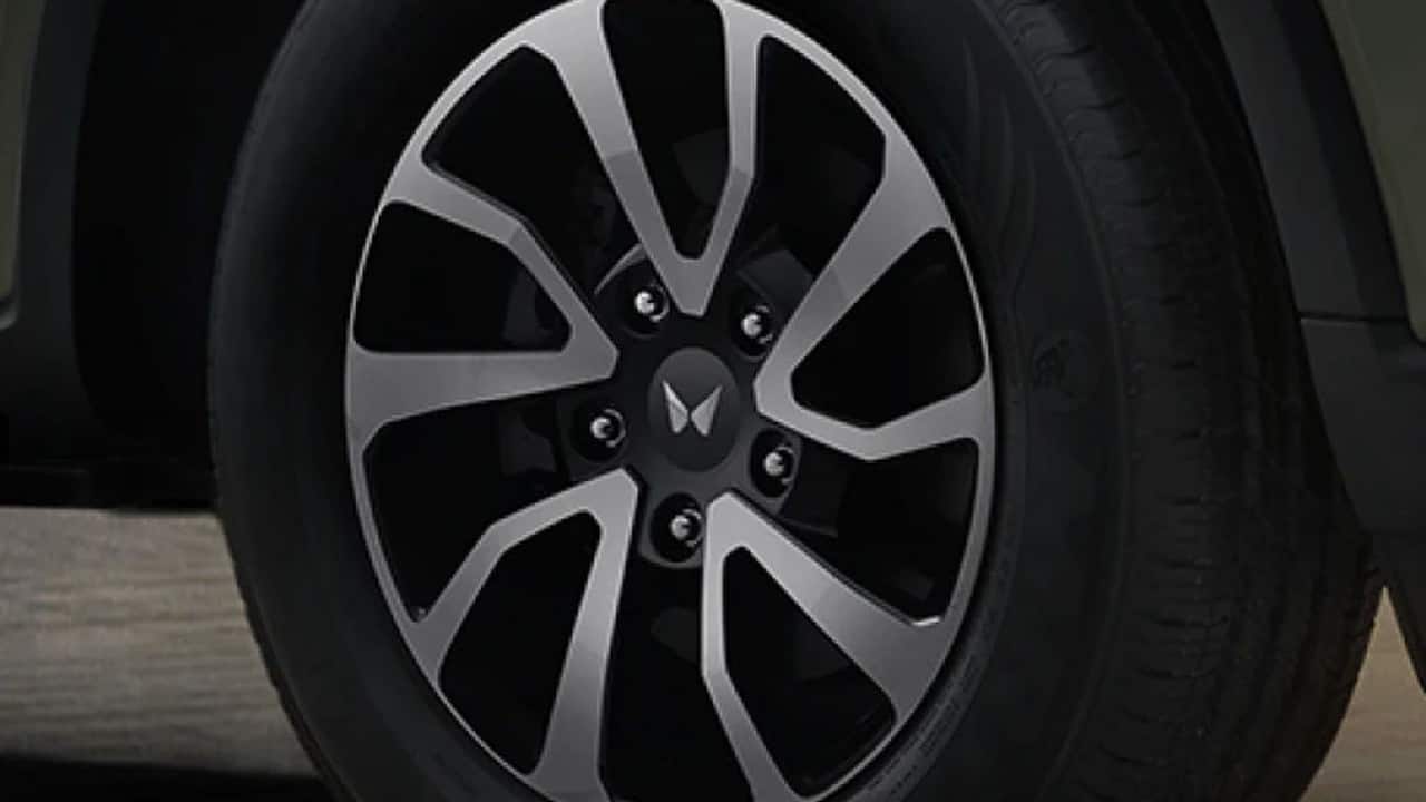 Powering the new Scorpio-N is expected to be the same powertrain options as the XUV700. The 2.0-litre mStallion turbo-petrol on the XUV is capable of 200 PS of power and the 2.2-litre mHawk turbo diesel comes in two states of tune, 155 PS and 185 PS. However, it is likely that Mahindra will tune these engines a little lower and you could see output figures closer to that of the Mahindra Thar which also use these engines. Both 6-speed manual and 6-speed automatic transmission options should be available and we are also expecting a full-blown 4X4 drive system to be available on the higher trim levels. (Image: auto.mahindra.com)