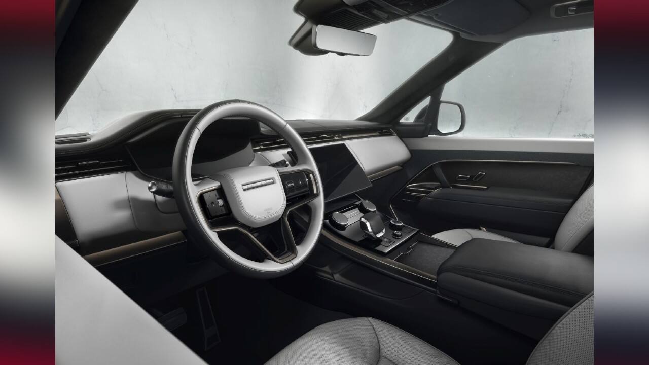 The Land Rover website in India tells us that the mild-hybrid petrols should also make their way to India, but for now, we know that the D350 diesel is making its way here. This 6-cylinder turbo-charged diesel produces 350 hp of maximum power and 700 Nm of peak torque. This is then mated to an 8-speed automatic transmission that delivers the power to all four wheels. There is also the P400 3-litre 6-cylinder Ingenium petrol engine that produces 400 hp of maximum power. And finally, a plug-in hybrid petrol (PHEV) that features a 3-litre 6-cylinder engine paired with a 38.2 kWh battery pack and a 105 kW motor. The total output from this powertrain comes out to around 510 hp of maximum power. According to Range Rover, this variant can sprint from 0 to 100 km/h in 5.4 seconds and can travel up to 112 km on pure electric power. (Image: Land Rover)