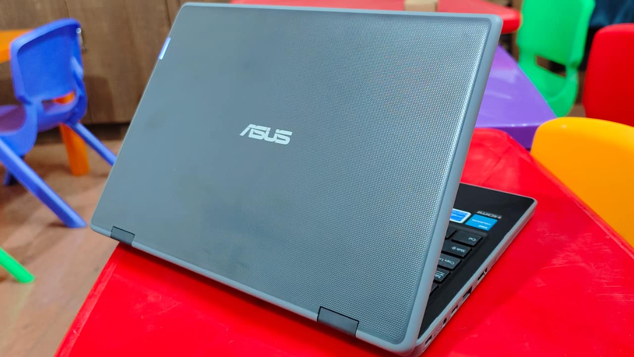 Asus BR1100 Review: A surprisingly good entry level laptop that is built to endure