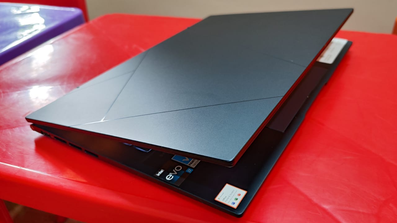 ASUS Zenbook A14 OLED (2025) The ASUS Zenbook A14 OLED is one of the most portable options in this sale, weighing only 0.9 kg. It features an OLED panel, premium metal build and strong battery life, making it an excellent travel companion for students. ASUS Zenbook A14 OLED (2025) The ASUS Zenbook A14 OLED is one of the most portable options in this sale, weighing only 0.9 kg. It features an OLED panel, premium metal build and strong battery life, making it an excellent travel companion for students.