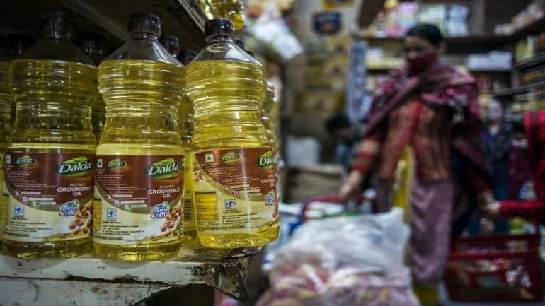 Govt plans to cut taxes on edible oils to cool surging prices