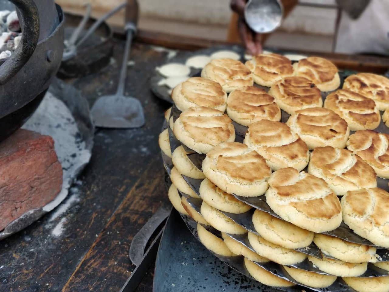 Naan khatai or nankhatai biscuits on sale in Old Delhi. (Image: Twitter/@hvgoenka)
