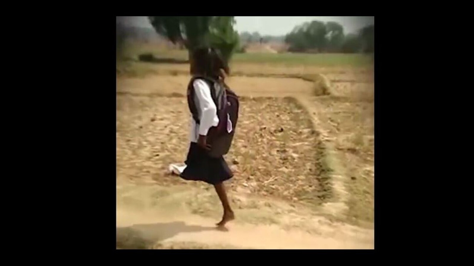 Bihar girl with one leg walks to school daily. Help pours in after viral  video