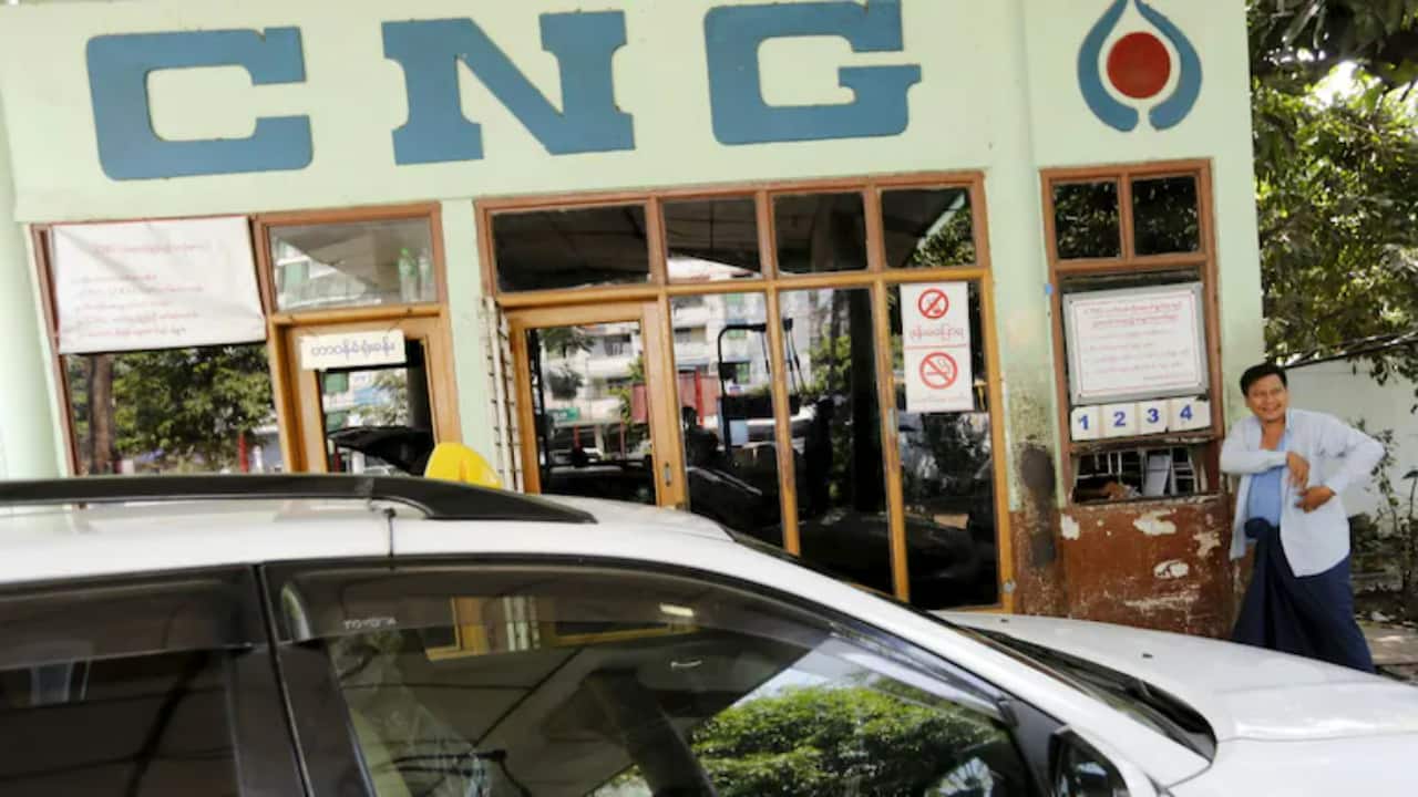 Rising fuel costs, expensive EVs making CNG a welcome relief, alternate fuel for mobility for Indian consumers: Report