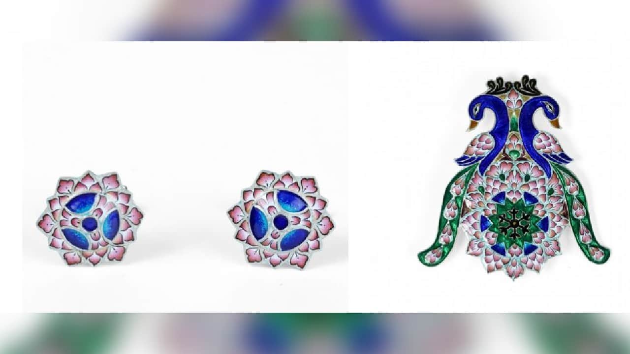 PM Modi gifted Gulabi &lsquo;Meenakari brooch and cufflink&rsquo; set to US President Joe Biden. Gulabi Meenakari is a GI-tagged art form of Varanasi in Uttar Pradesh. The motifs primarily use the colour pink (Gulabi), which lends its name to the craft. These cufflinks were prepared for the President with a matching brooch for the First Lady Jill Biden. (Source: ANI)