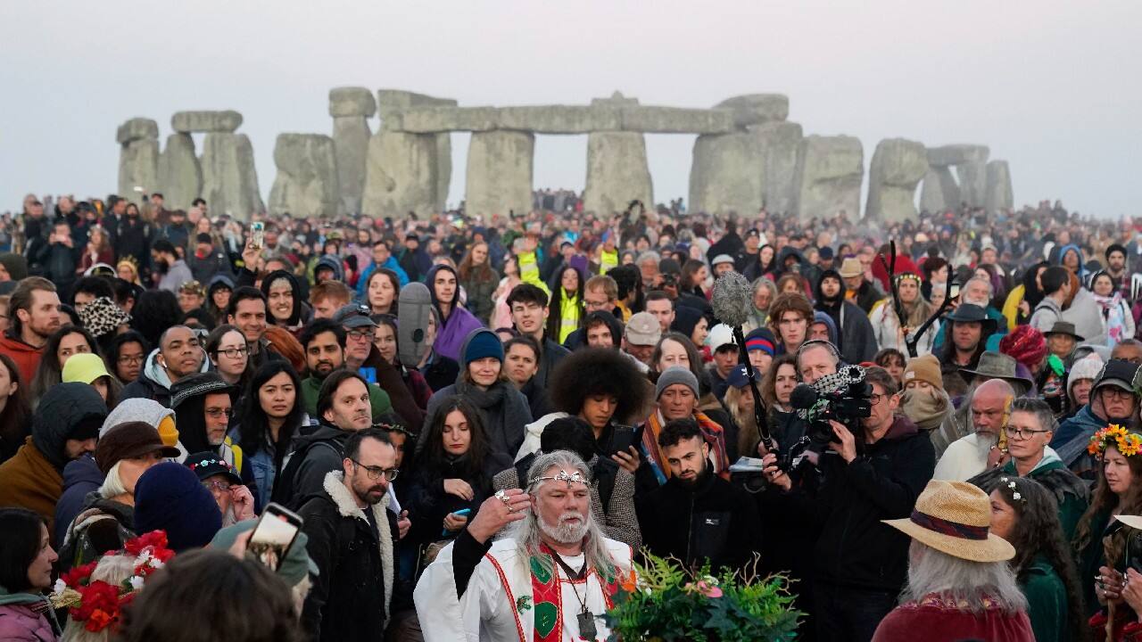 Large numbers came to ancient stone circle to mark the summer solstice, which is the longest day of the year. After two years of closure due to the COVID-19 pandemic, Stonehenge reopened on June 20 for the Summer Solstice celebrations. (Image: AP)