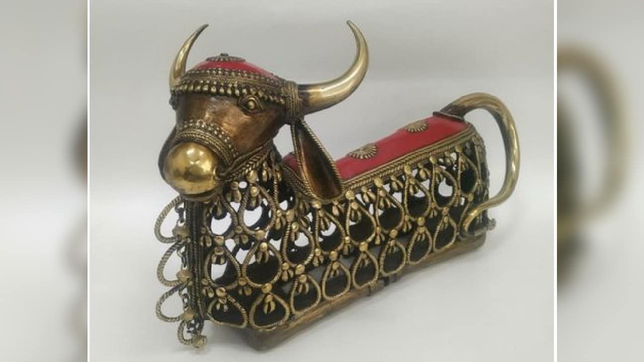 PM Modi gifted &lsquo;Nandi-themed Dokra art&rsquo; to Argentina&rsquo;s President Alberto Fernandez, an art piece from Chattisgarh. According to Hindu mythology &lsquo;Nandi &ndash; the Meditataive Bull&rsquo; is considered as the vehicle of Lord Shiva. (Source: ANI)