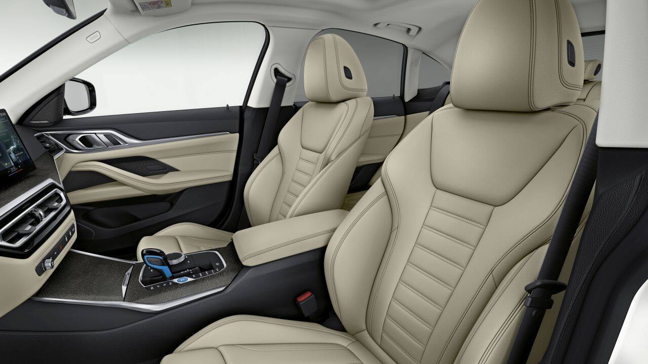 Internationally, the i4 is also available in a top-spec M50 xDrive variant. This variant employs two motors – one at each axle – that, in combination, churn out 544 hp of maximum power and 795 Nm of peak torque. As for sprint times, BMW claims the M50 xDrive can reach 100 km/h from zero in just 3.9 seconds. Top speed has been electronically limited to 225 km/h. (Image: BMW)