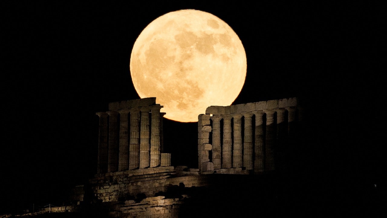 In Pics | Stunning pictures of ‘Strawberry Supermoon’ that brightened ...