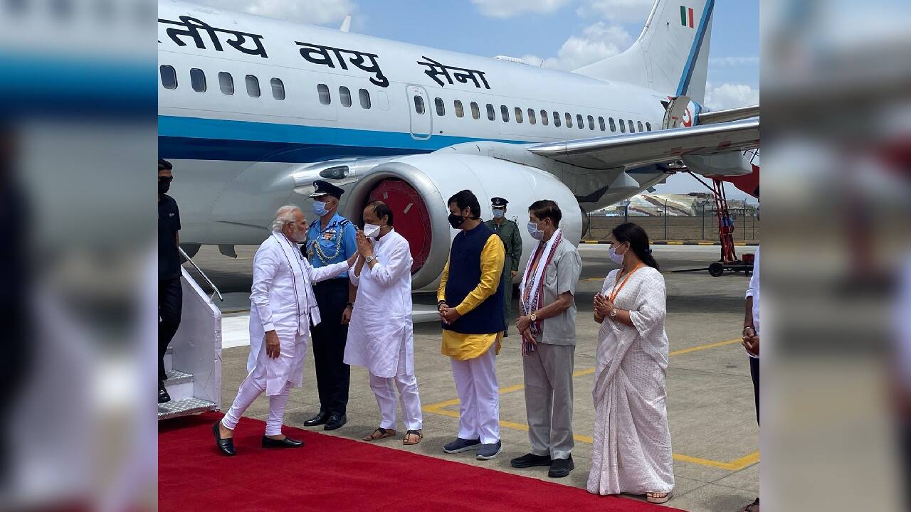 PM is on a day-long tour to the state. Elaborate security arrangements have been made for PM Modi’s day-long Maharashtra visit. (Image: Twitter @PMOIndia)