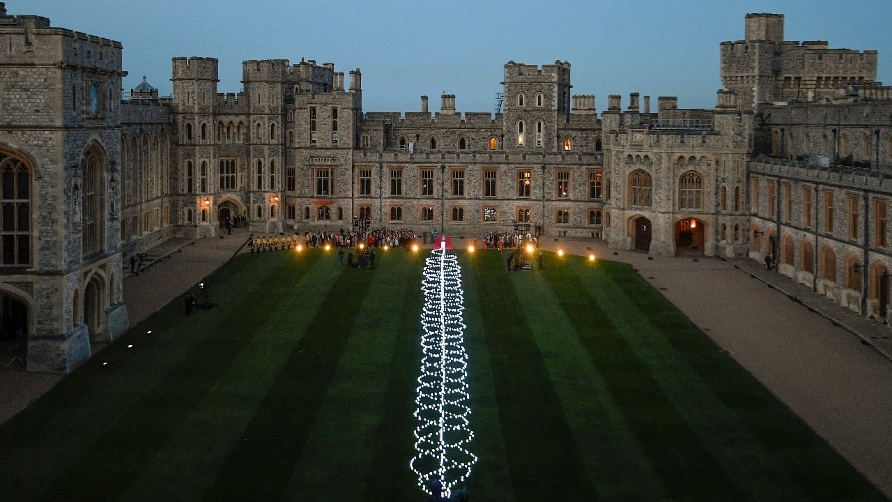 Thousands of beacons were expected to be lit across Britain in evening on June 2 as people marked Queen Elizabeth's 70 years on the throne. (Image: AP)