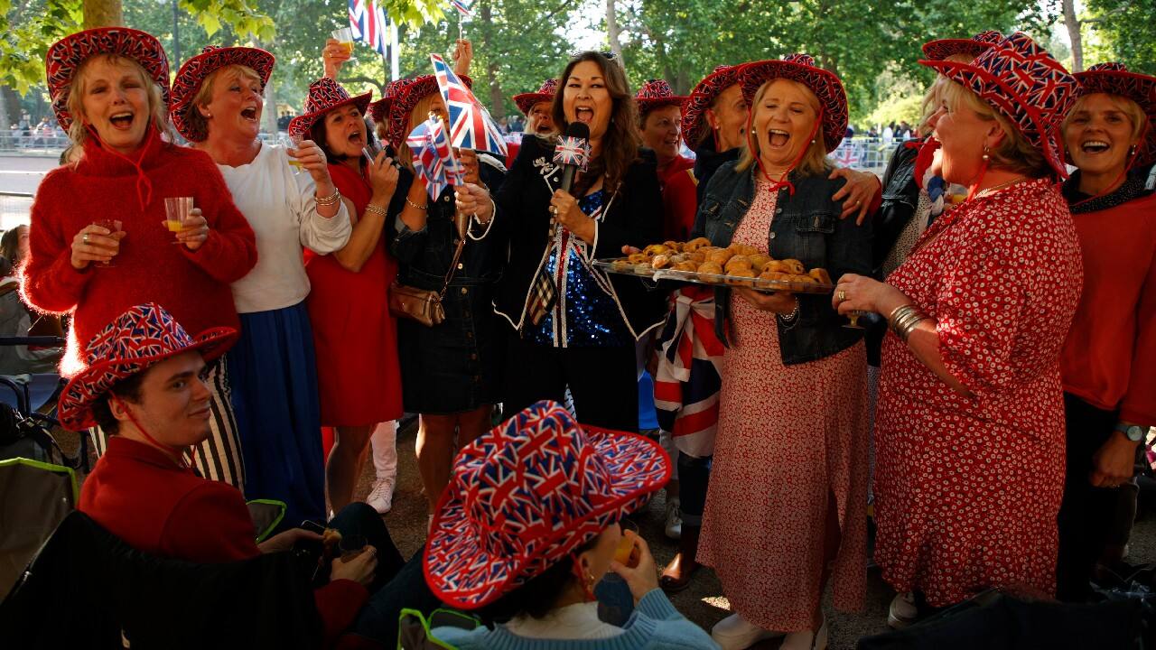 During a four-day holiday weekend, thousands of street parties are planned around the country. (Image: AP)