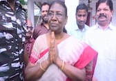 Watch: President Droupadi Murmu stops convoy to give chocolates to kids in Kerala