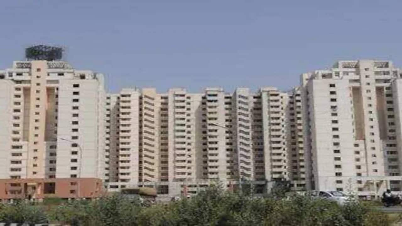 Housing sales in top 15 tier-II cities rise 20% to Rs 1.53 lakh crore on  volume growth: PropEquity