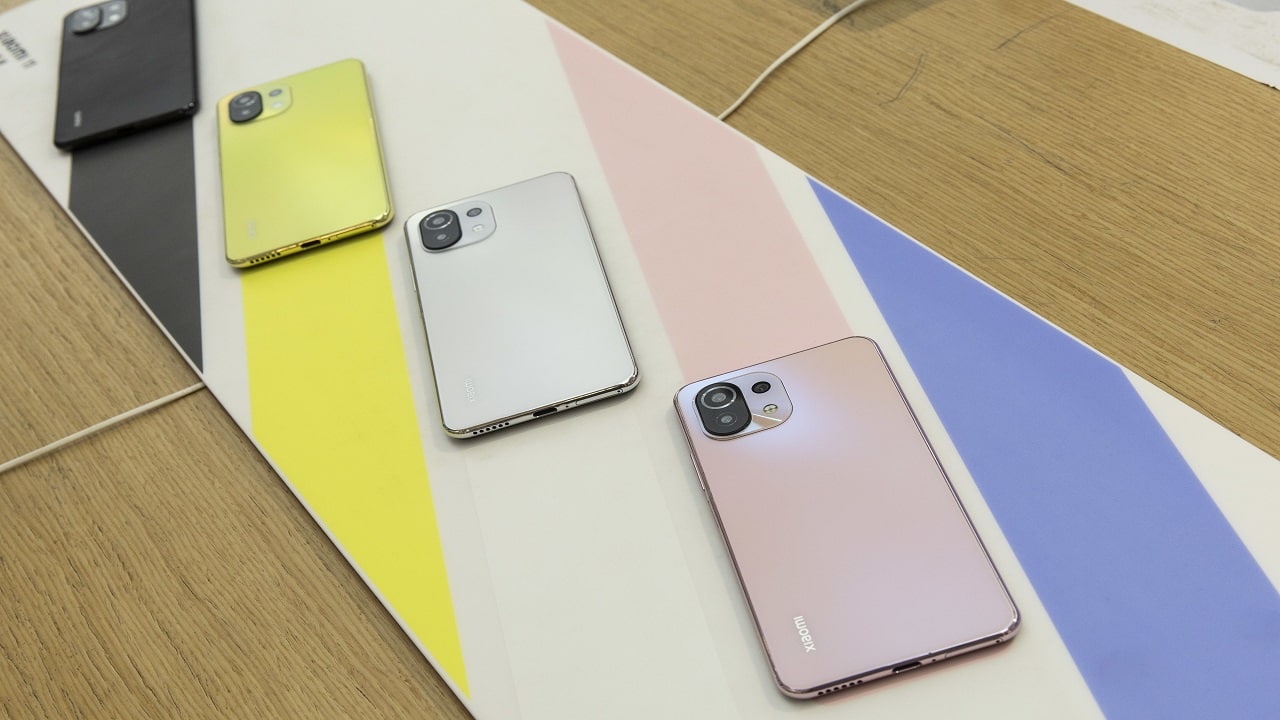 China to drag global smartphone market down this year, IDC says