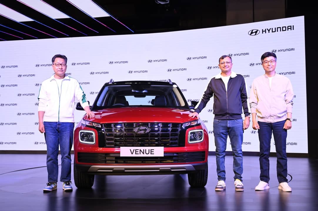 Hyundai Venue gets a mid-life makeover; dons a striking new look