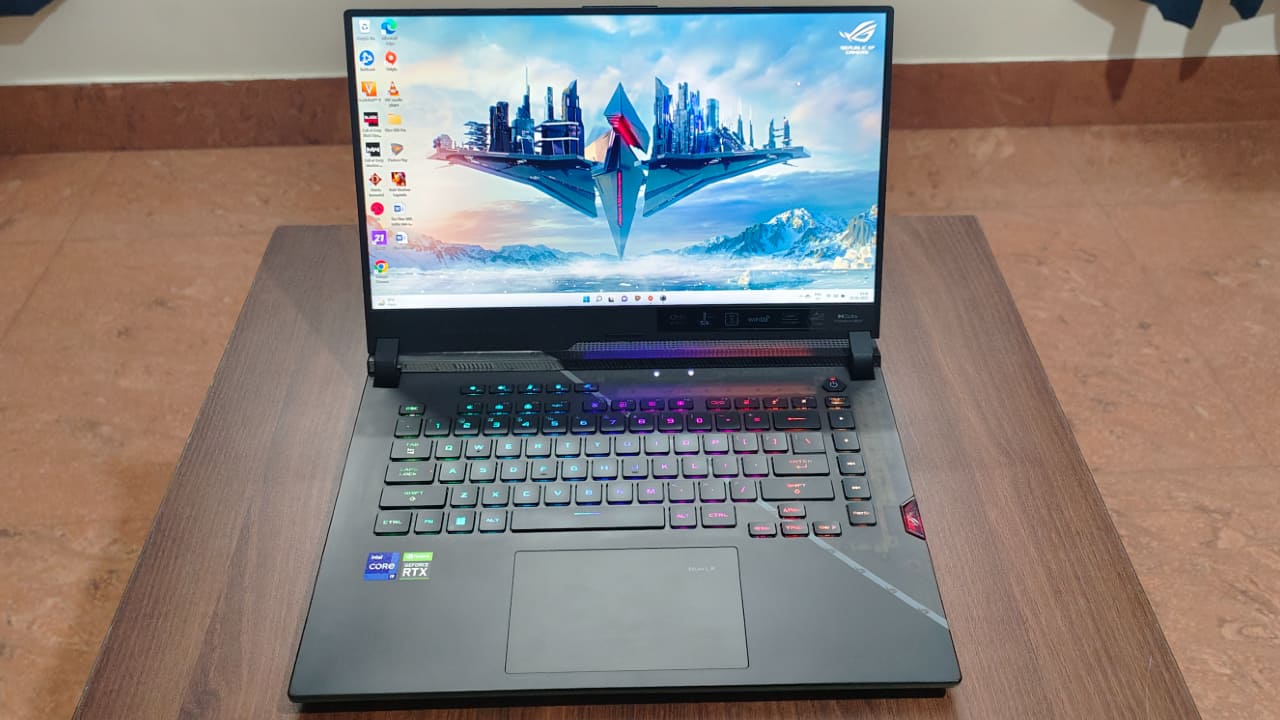 Asus ROG Strix Scar 15 (2022) Review: A mobile gaming powerhouse bordering on desktop replacement